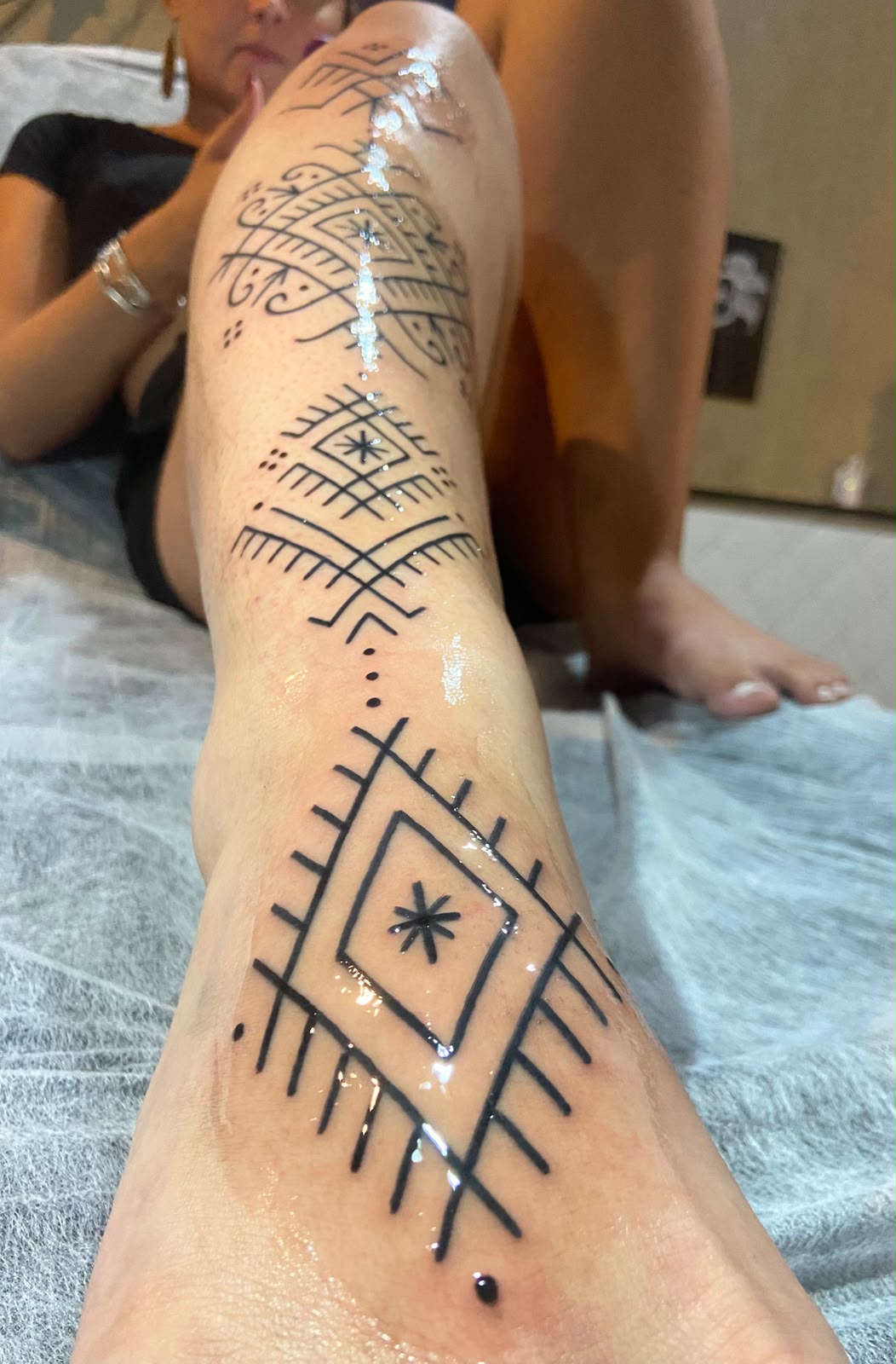Tatuagem ornamental feita por Michel Maiani